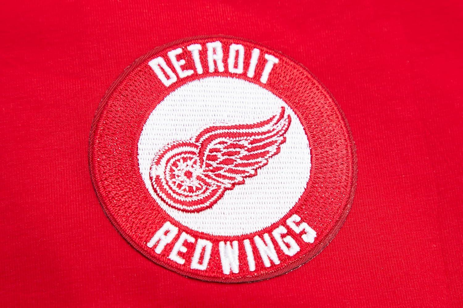 imageWomens NHL Classic Chenille Cotton Short Sleeve Boxy TeeRed